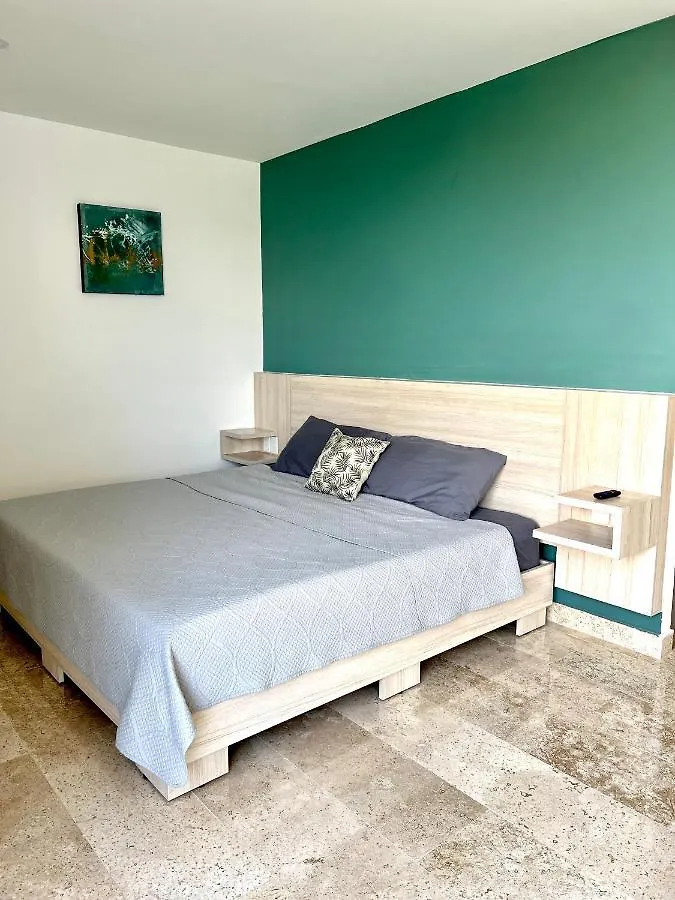 Paradise Apt Steps 5Thav & Beach Playa del Carmen Mexico